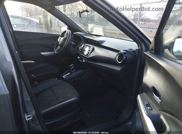3N1CP5CU9JL539163 2018 NISSAN KICKS Gray წინა სალონის ხედი