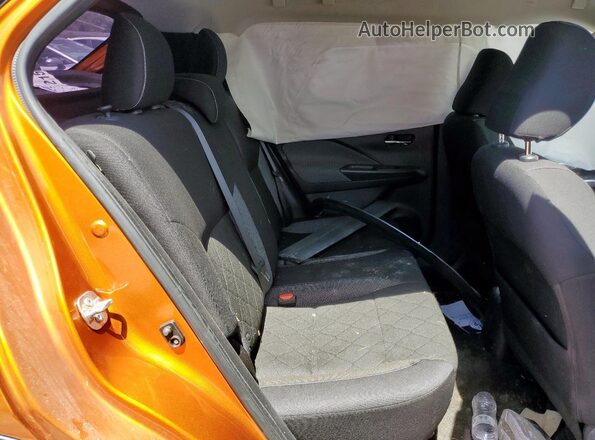 3N1CP5CUXJL521612 2018 NISSAN KICKS Orange Widok tylnych siedzeń