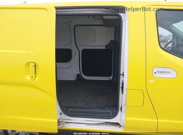 3N63M0YN7JK691553 2018 CHEVROLET CITY EXPRESS Yellow Vista de los asientos traseros