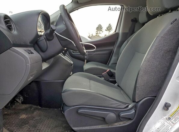 3N6CM0KN2HK720427 2017 NISSAN NV200 Белый Вид салона спереди