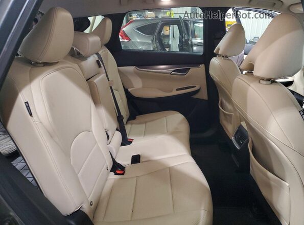 3PCAJ5BB3NF115701 2022 INFINITI QX50 Silver Вид задньої частини салону
