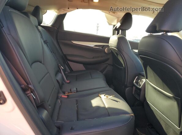 3PCAJ5EB1NF107480 2022 INFINITI QX50 White Rear interior view