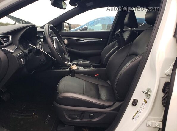 3PCAJ5KR6PF102019 2023 INFINITI QX55 White Front interior view