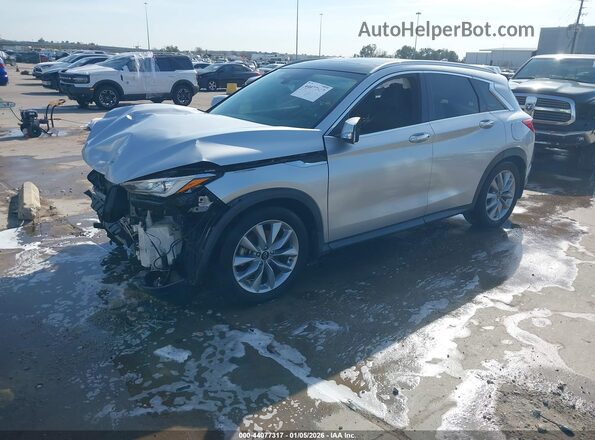 3PCAJ5M15LF110548 2020 INFINITI QX50 Silver Vista tres cuartos delantera izquierda