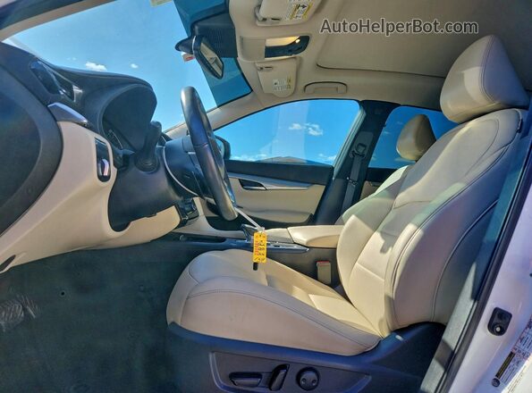 3PCAJ5M16KF141578 2019 INFINITI QX50 Белый Вид салона спереди
