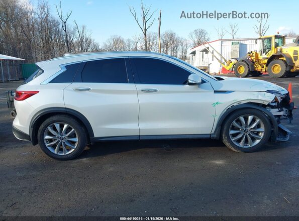 3PCAJ5M33LF113711 2020 INFINITI QX50 White 