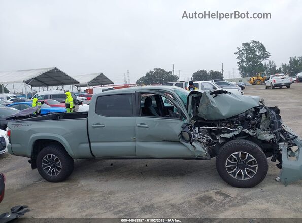 3TMBZ5DN8NM033799 2022 TOYOTA TACOMA Gray Vista interior trasera