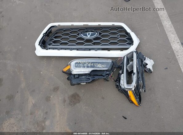 3TMCZ5AN4PM641735 2023 TOYOTA TACOMA White 