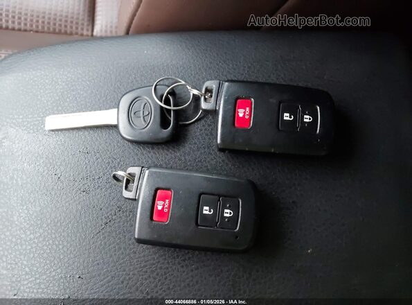 3TMGZ5AN6JM155453 2018 TOYOTA LIMITED Silver 