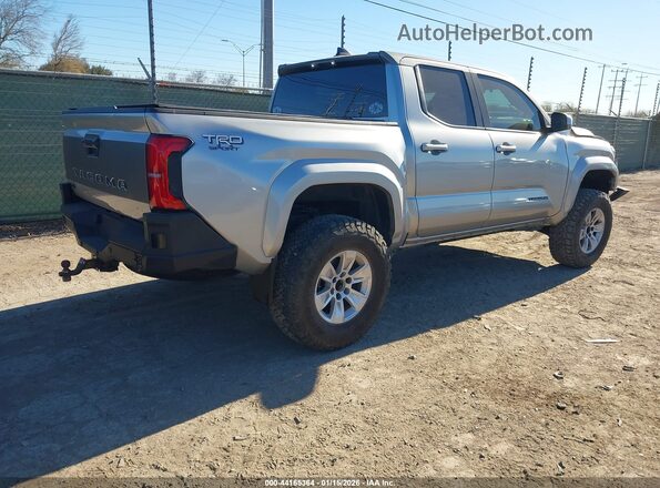 3TMLB5JNXRM077354 2024 TOYOTA TACOMA Silver Trasero derecho