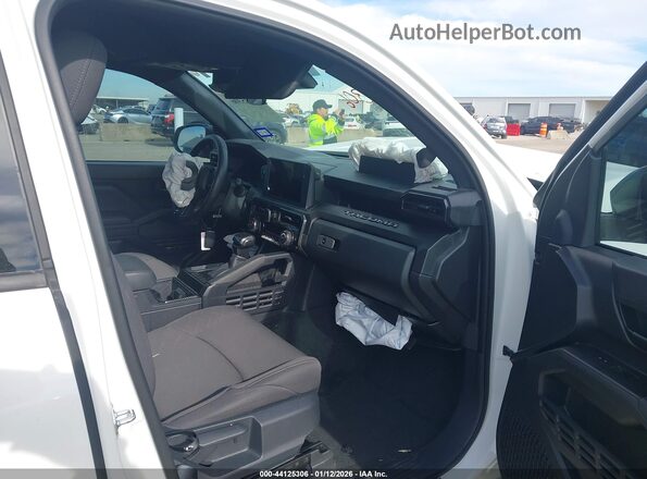 3TYJDAHN7ST026758 2025 TOYOTA TACOMA White Vista interior delantera