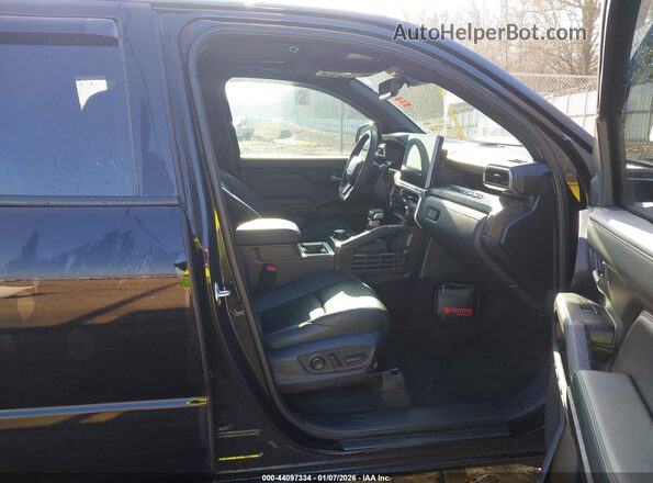 3TYLB5JN2ST063829 2025 TOYOTA LIMITED Черный Вид салона спереди