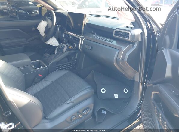 3TYLC5LN0ST040950 2025 TOYOTA TACOMA HYBRID Black Front interior view