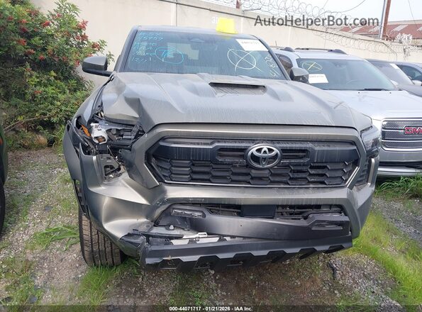 3TYLC5LN1ST018889 2025 TOYOTA TACOMA HYBRID Green Вид задньої частини салону