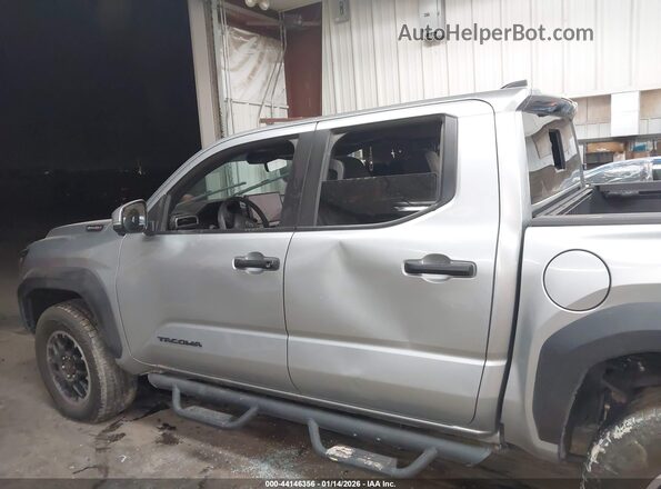 3TYLC5LN4ST020202 2025 TOYOTA TACOMA HYBRID Gray Front view