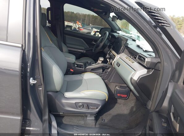 3TYLF5LN1RT003052 2024 TOYOTA TACOMA HYBRID Серый Вид салона спереди