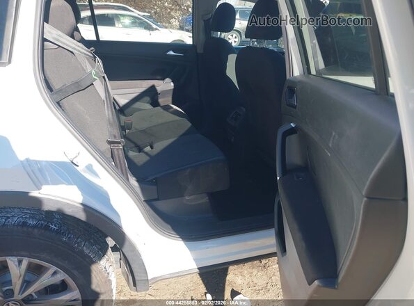 3VV1B7AX8JM020080 2018 VOLKSWAGEN TIGUAN Белый Вид наклейки с VIN-кодом