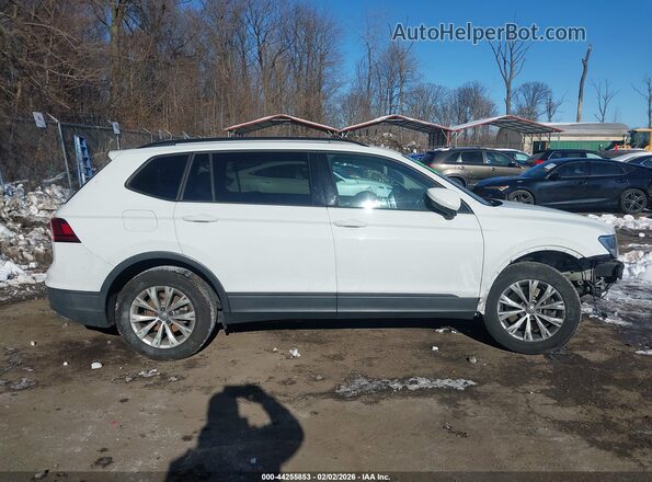 3VV1B7AX8JM020080 2018 VOLKSWAGEN TIGUAN Белый Вид задней части салона