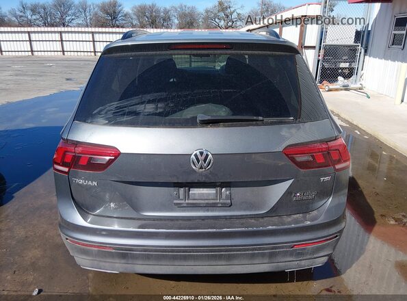 3VV1B7AX8JM060160 2018 VOLKSWAGEN TIGUAN Gray 