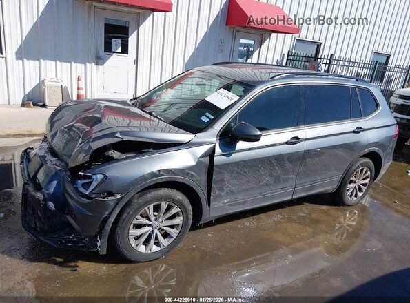 3VV1B7AX8JM060160 2018 VOLKSWAGEN TIGUAN Gray Вид задньої частини салону