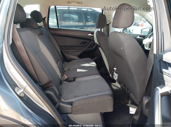 3VV1B7AX8JM060160 2018 VOLKSWAGEN TIGUAN Gray Вид наклейки з VIN-кодом