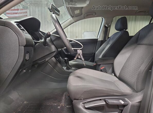 3VV1B7AX8KM087067 2019 VOLKSWAGEN TIGUAN White Вид салону спереду