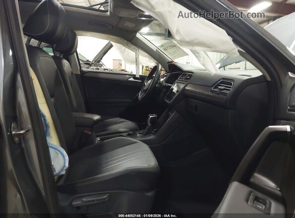 3VV2B7AX1NM034817 2022 VOLKSWAGEN TIGUAN Gray Vista interior delantera