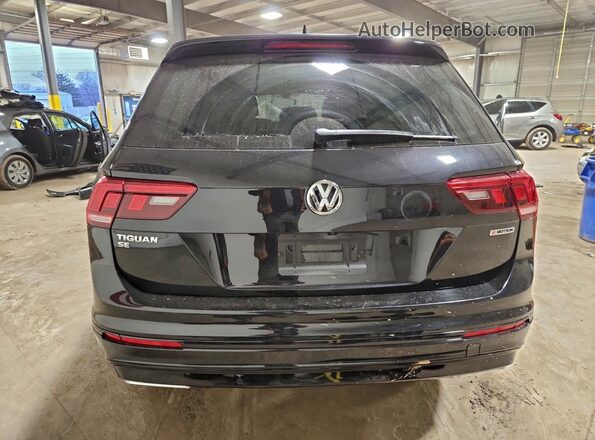 3VV2B7AX4MM104745 2021 VOLKSWAGEN TIGUAN Black Widok z tyłu