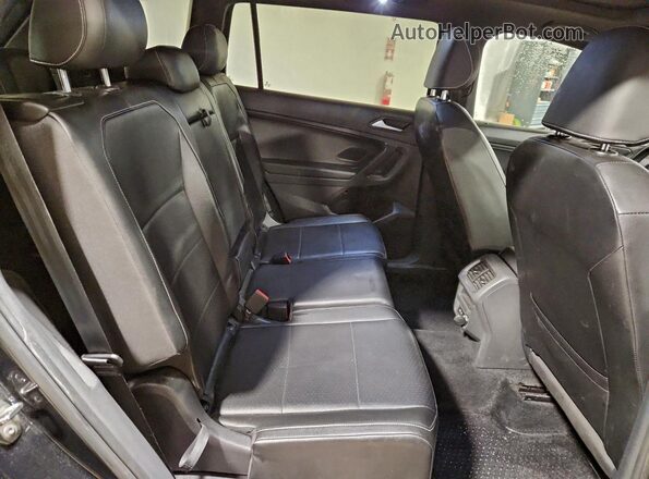 3VV2B7AX4MM104745 2021 VOLKSWAGEN TIGUAN Black Widok wnętrza z tyłu
