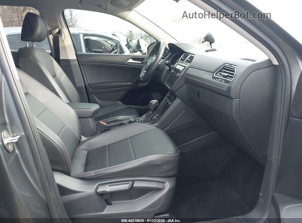 3VV2B7AX5MM028128 2021 VOLKSWAGEN TIGUAN Gray Вид салону спереду