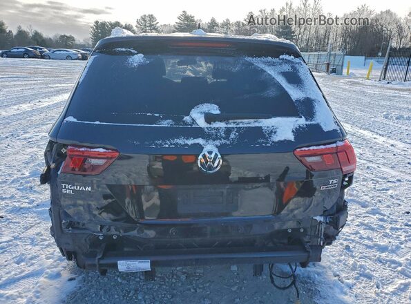 3VV2B7AX9JM161258 2018 VOLKSWAGEN TIGUAN Black Widok z tyłu