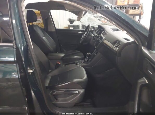 3VV3B7AX4KM092503 2019 VOLKSWAGEN TIGUAN Blue Front interior view