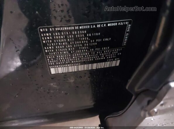 3VV3B7AX4KM092503 2019 VOLKSWAGEN TIGUAN Blue Engine compartment view