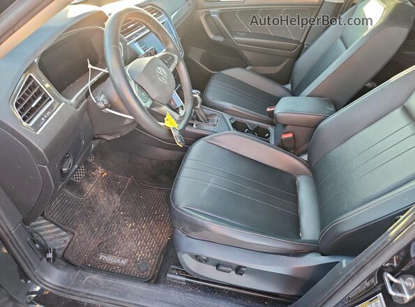 3VV3B7AX5NM013893 2022 VOLKSWAGEN TIGUAN Черный Вид салона спереди