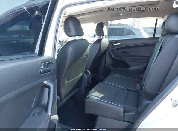 3VV4B7AX5JM181239 2018 VOLKSWAGEN TIGUAN White VIN კოდის სტიკერის ხედი