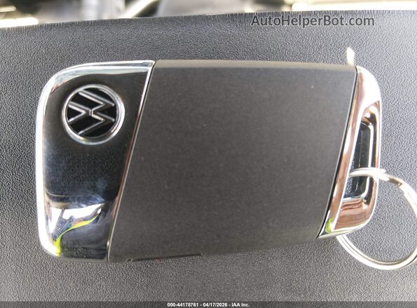 3VV5C7B22SM076938 2025 VOLKSWAGEN TAOS Light Blue Dashboard view