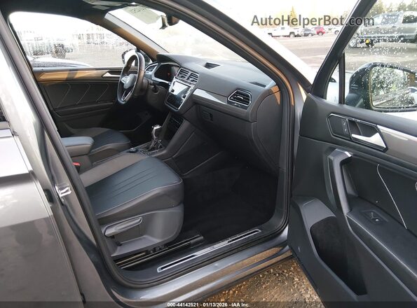3VV8B7AX3NM007760 2022 VOLKSWAGEN TIGUAN Gray 