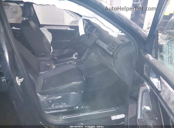 3VV8B7AX7RM056949 2024 VOLKSWAGEN TIGUAN Black Սալոնի դիմացի տեսք