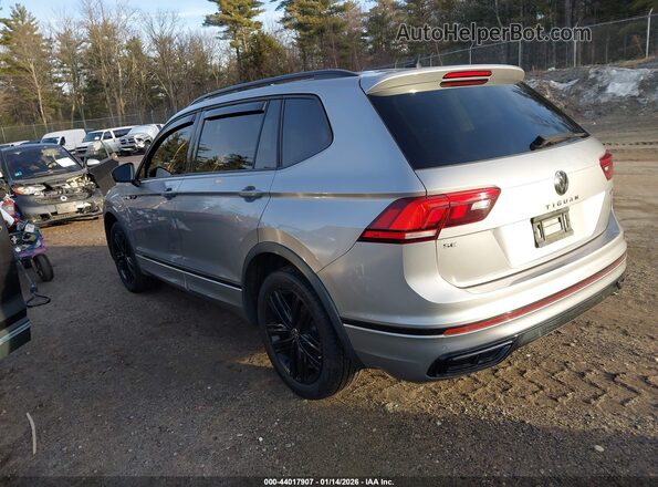 3VV8B7AX8NM049373 2022 VOLKSWAGEN TIGUAN Silver Trasero izquierdo