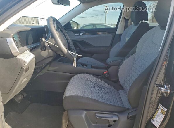 3VVBR7RM2SM038635 2025 VOLKSWAGEN TIGUAN Black Widok wnętrza z przodu
