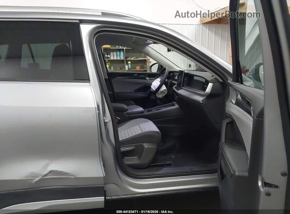 3VVBR7RM8SM060588 2025 VOLKSWAGEN TIGUAN Silver Սալոնի դիմացի տեսք