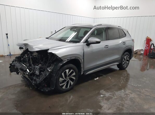 3VVBR7RM8SM060588 2025 VOLKSWAGEN TIGUAN Silver Առջևի ձախ երեք քառորդ տեսարան