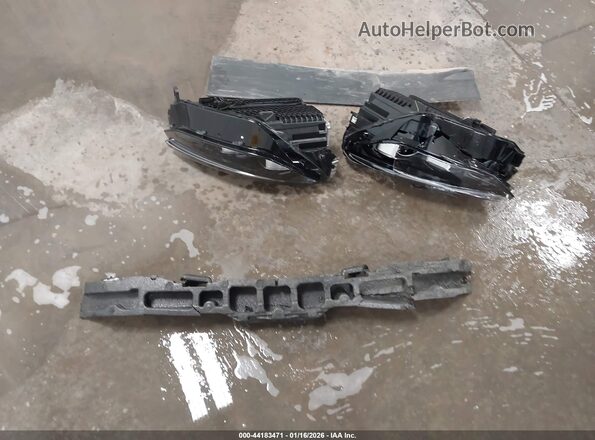 3VVBR7RM8SM060588 2025 VOLKSWAGEN TIGUAN Silver Սարքավորումների վահանակի տեսք