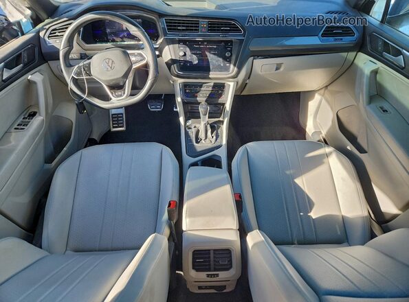 3VVCB7AX0PM034332 2023 VOLKSWAGEN TIGUAN Charcoal Dashboard view
