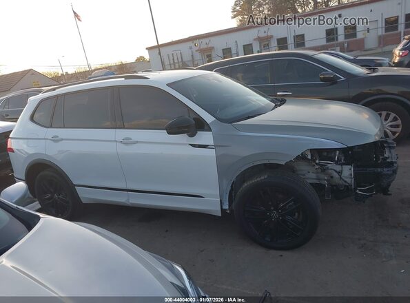 3VVCB7AX2NM039352 2022 VOLKSWAGEN TIGUAN White Widok wnętrza 360 stopni