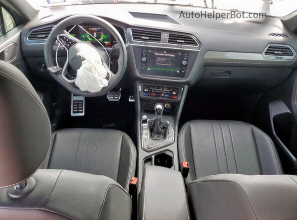3VVCB7AX9NM059968 2022 VOLKSWAGEN TIGUAN Silver Vista del salpicadero