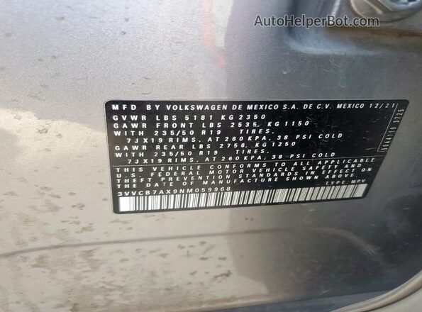 3VVCB7AX9NM059968 2022 VOLKSWAGEN TIGUAN Silver Vista de la etiqueta del VIN