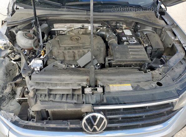 3VVCB7AX9NM059968 2022 VOLKSWAGEN TIGUAN Silver Vista del compartimento del motor