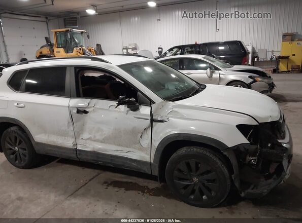 3VVCX7B22NM050565 2022 VOLKSWAGEN TAOS White Front view