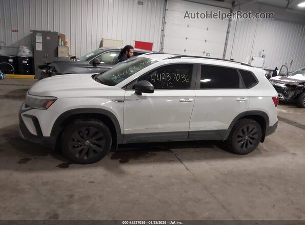 3VVCX7B22NM050565 2022 VOLKSWAGEN TAOS White 360 interior view